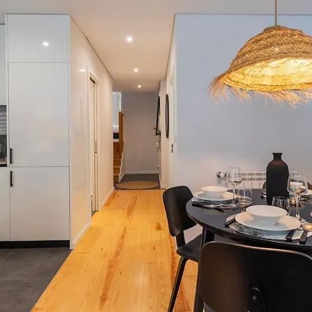 Premium 2br Flat Near Santa Catarina By Lovelystay Apartment Porto