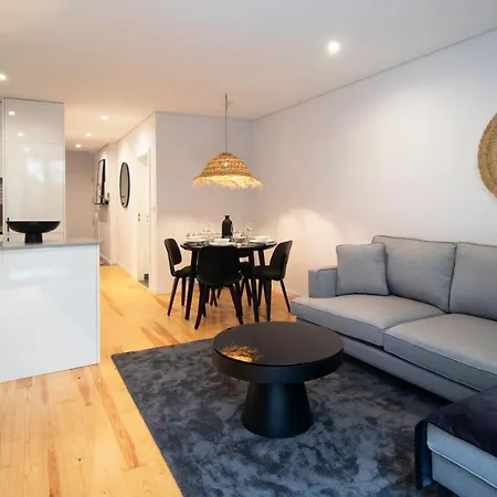 Premium 2br Flat Near Santa Catarina By Lovelystay Porto