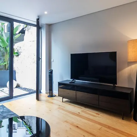 Premium 2br Flat Near Santa Catarina By Lovelystay Porto