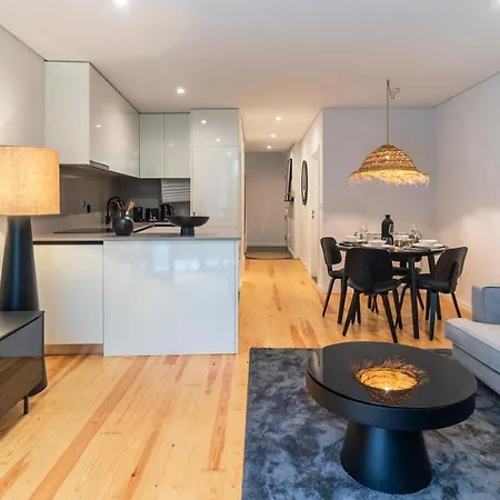 Premium 2br Flat Near Santa Catarina By Lovelystay * Porto